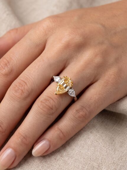 Кольцо из белого золота с натуральным бриллиантом 2,00 ct